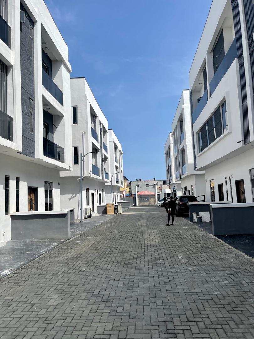 4 Bedroom Semi Detached with Bq